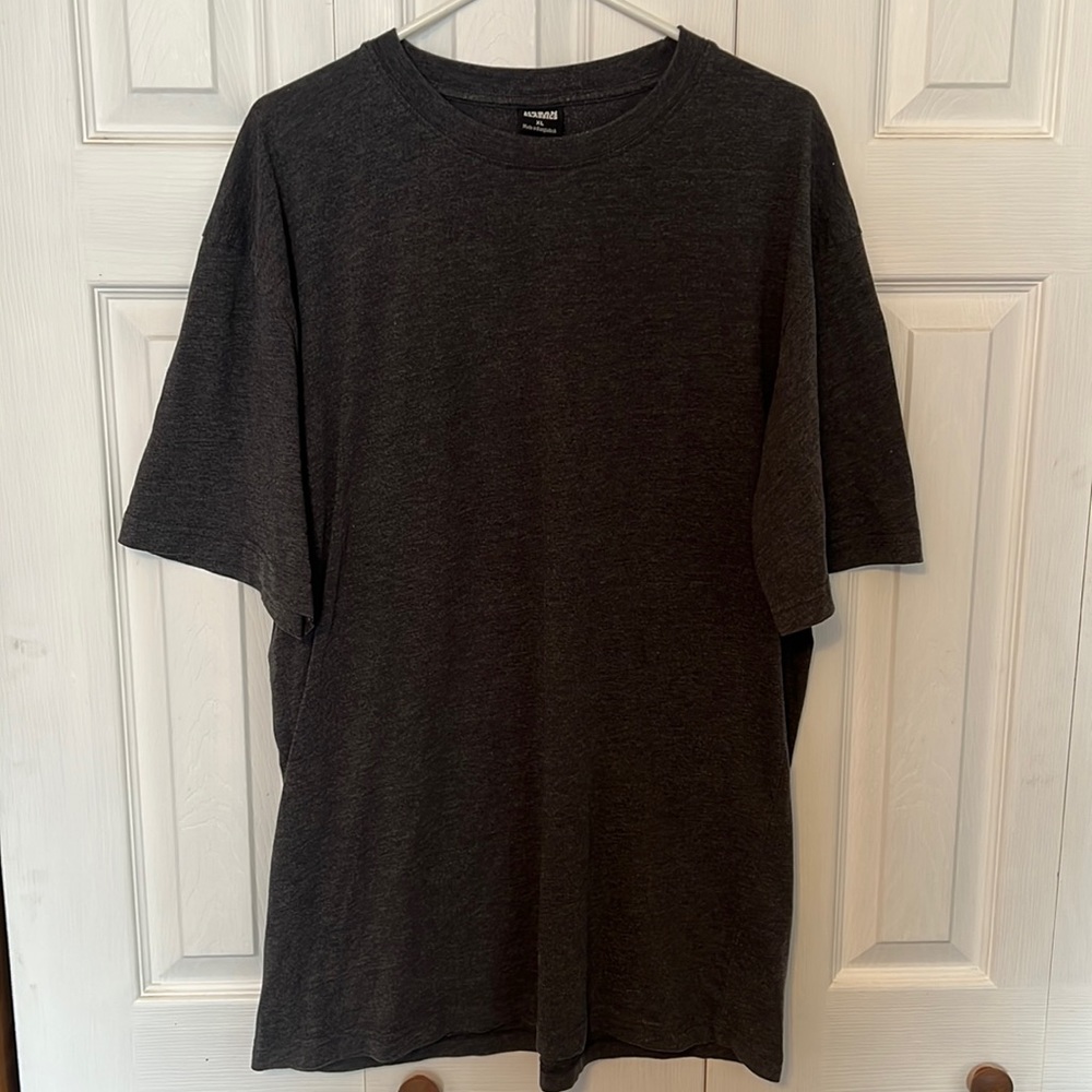 URBAN CLASSIC shirt. Size: XL